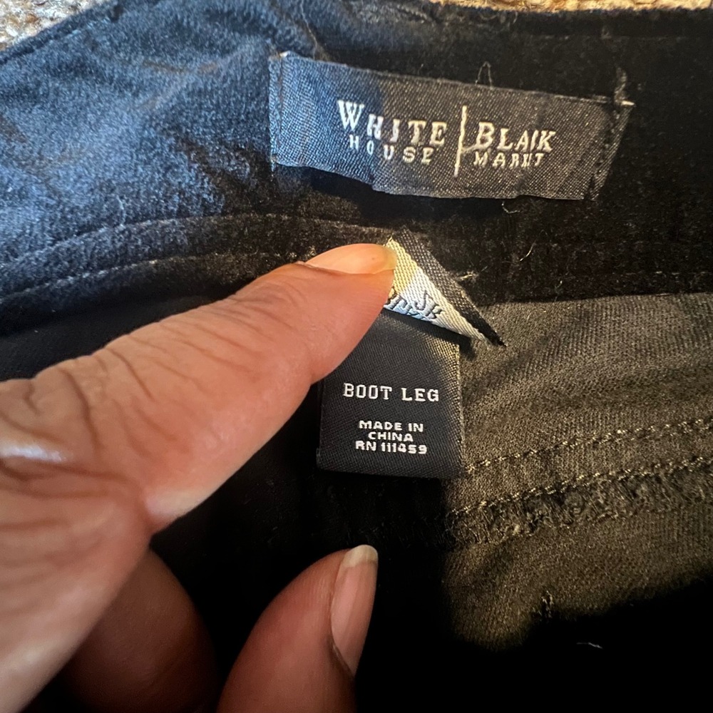 White House Black Market Blanc Black‎ Velvet Boot Leg Pants Womens 2R RN111459 - Picture 3 of 8